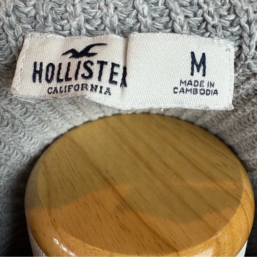 Hollister elegant light